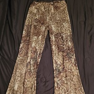 Snake print stretchy fare leg